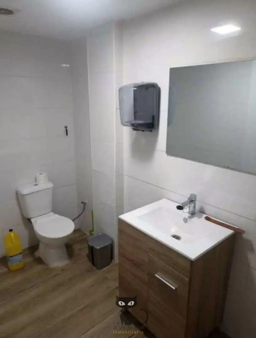 Business premises for sale in Calle de Concepció Arenal, imagen 9