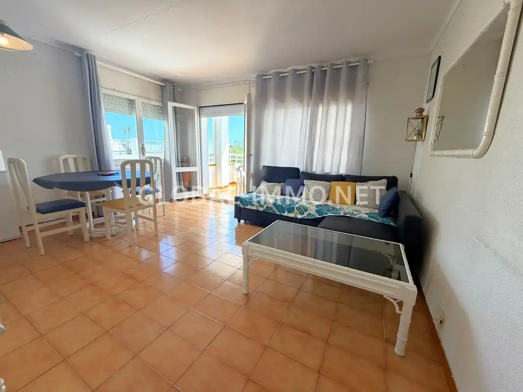 Sala d'estar de Apartament en venda en Roses amb Terrassa, Piscina i Moblat