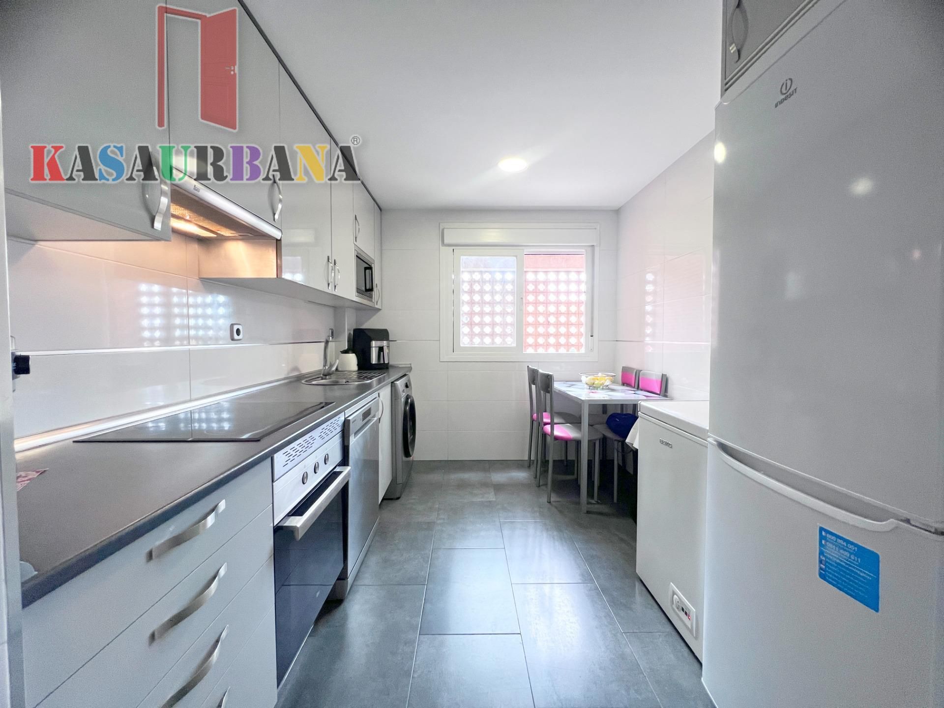 Kitchen of Flat for sale in Fuenlabrada  with Air Conditioner, Heating and Terrace
