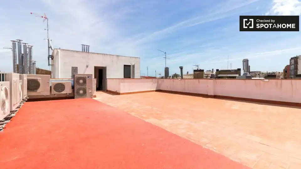Appartamento con terrazza in affitto a Ciutat Vella, imagen 2