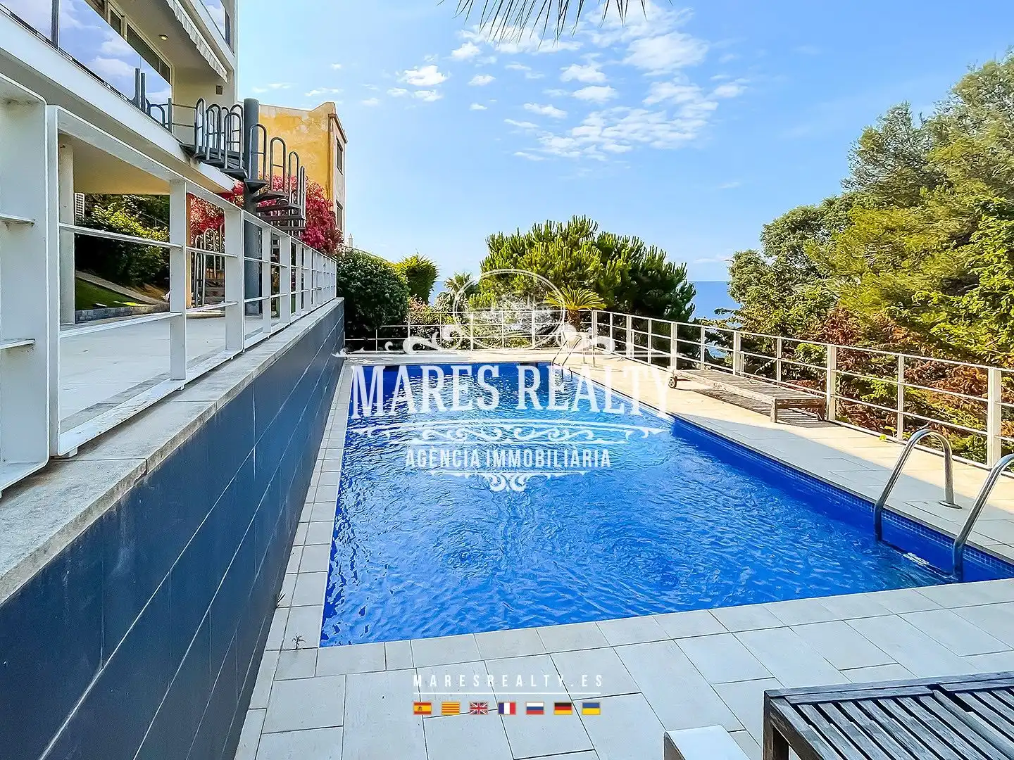 Vista exterior de Casa o xalet en venda en Lloret de Mar amb Aire condicionat, Calefacció i Jardí privat