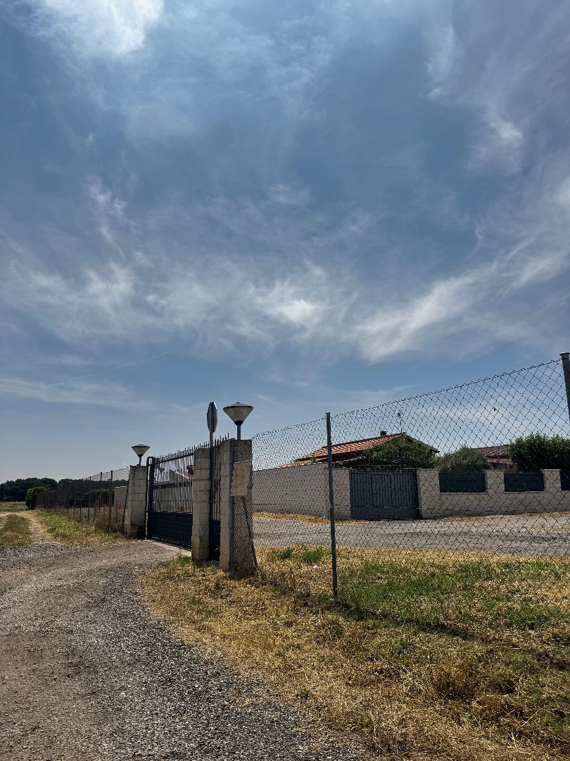 Vista exterior de Finca rústica en venda en La Pedraja de Portillo  amb Calefacció, Jardí privat i Terrassa