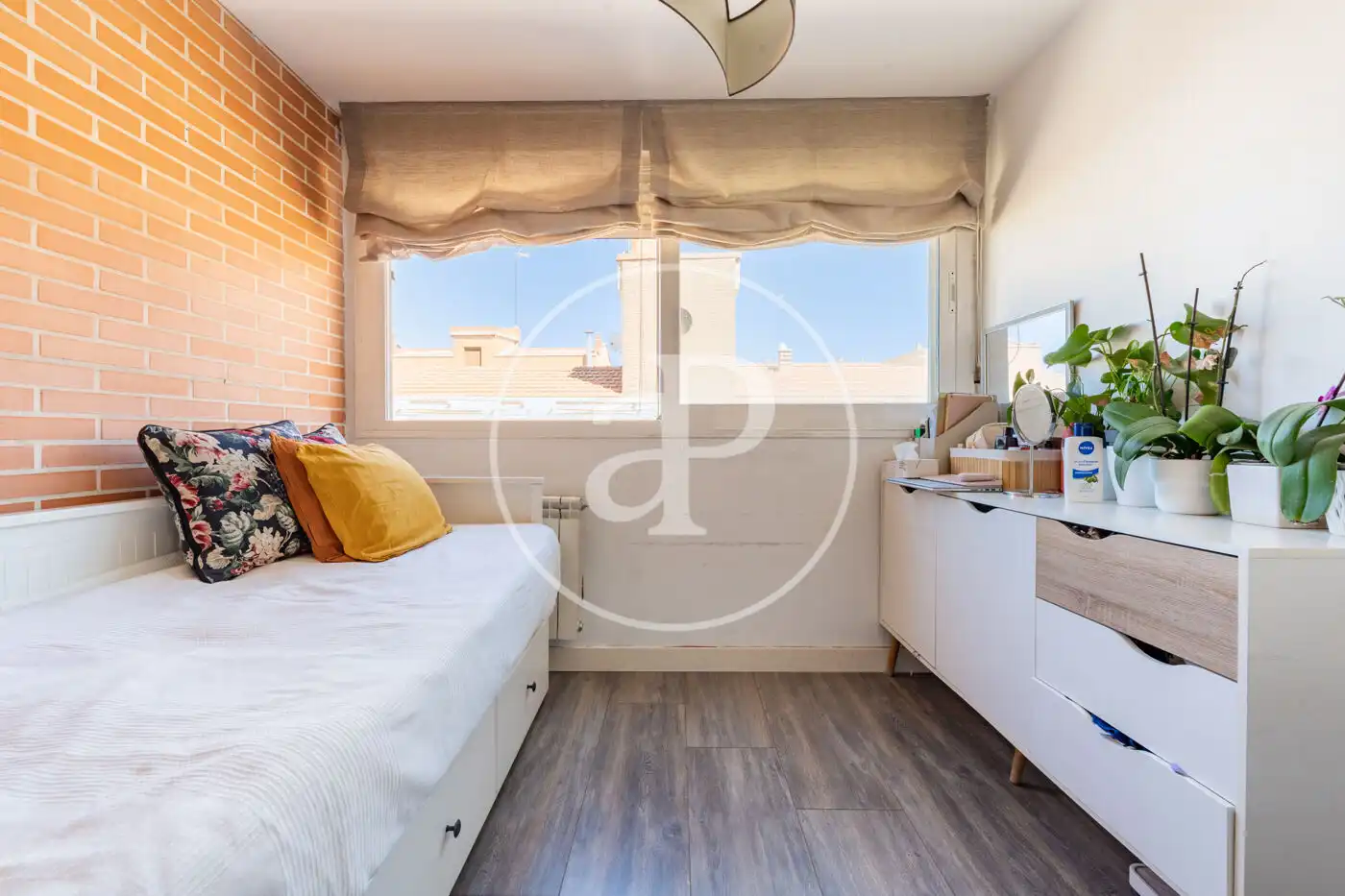 Habitación de Ático en venta en Madrid con Aire acondicionado y Calefacción