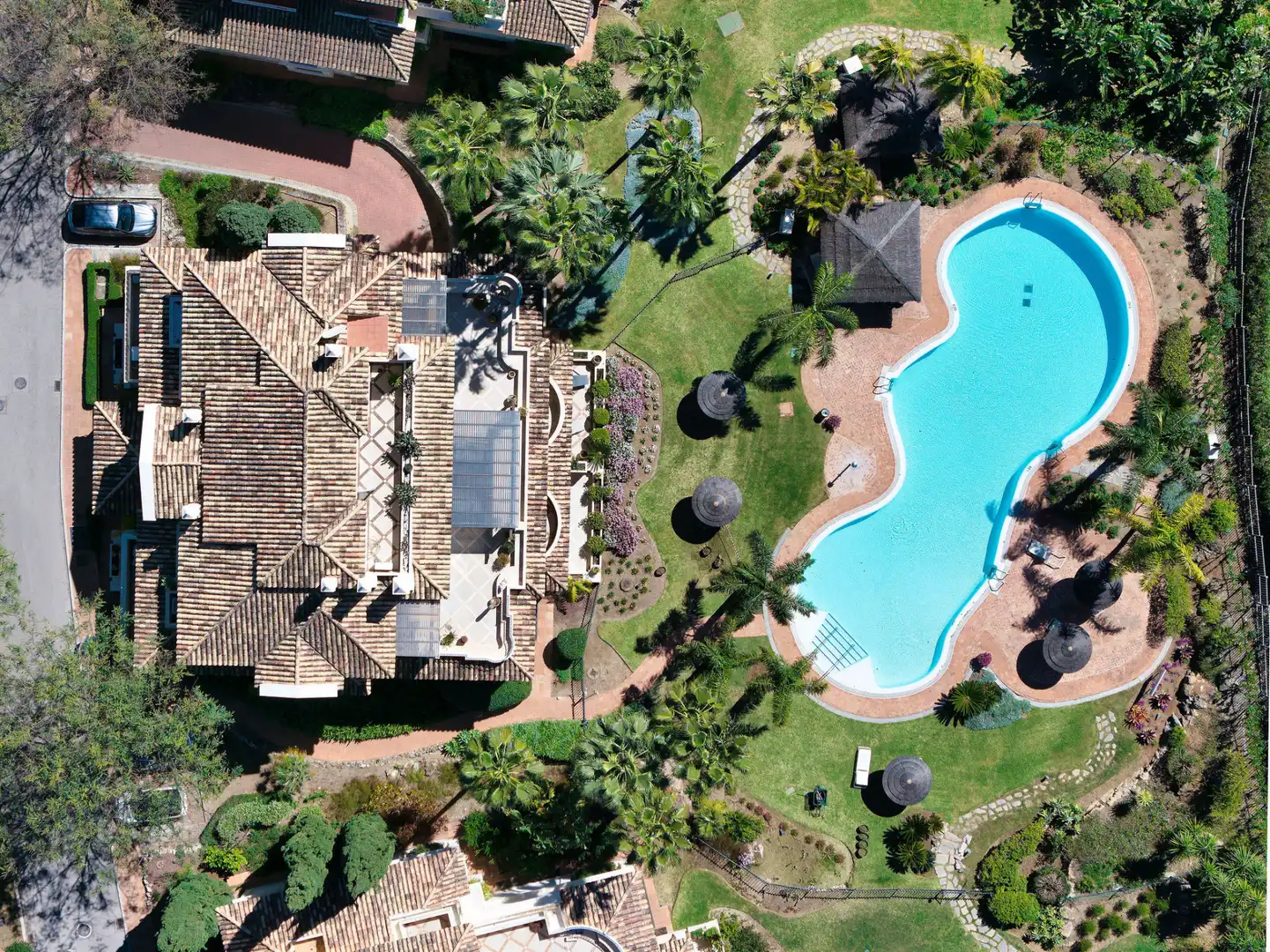 Exterior view of Attic for sale in Marbella  with Air Conditioner, Terrace and Storage room