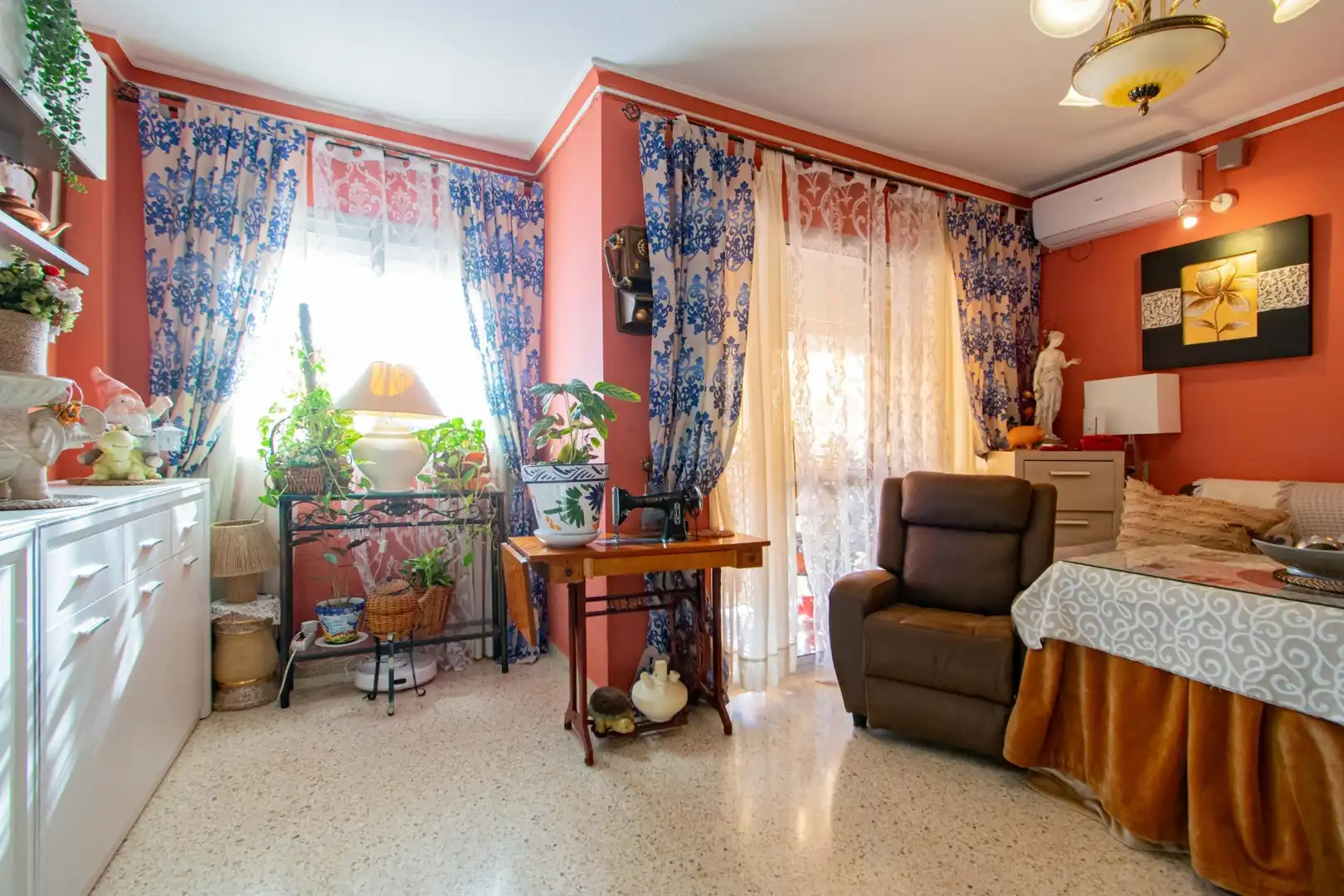 Sala de estar de Piso en venta en Sevilla con Aire acondicionado, Terraza y Trastero