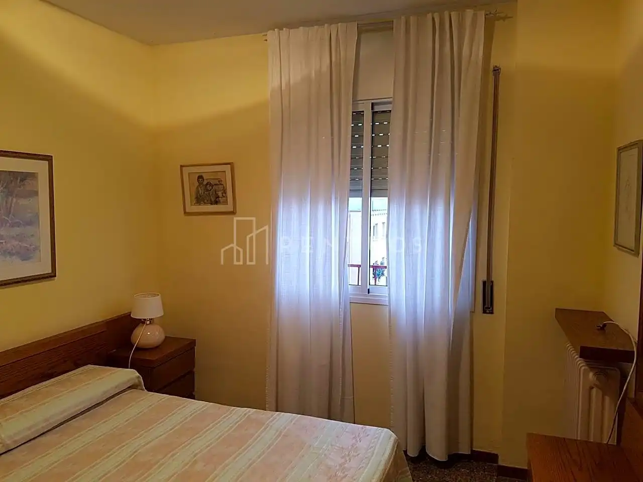 Dormitori de Àtic de lloguer en Barcelona amb Calefacció i Moblat