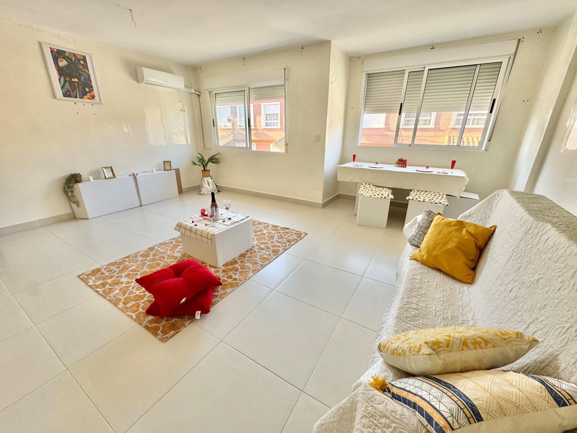 Sala d'estar de Dúplex en venda en Orihuela amb Aire condicionat, Calefacció i Jardí privat