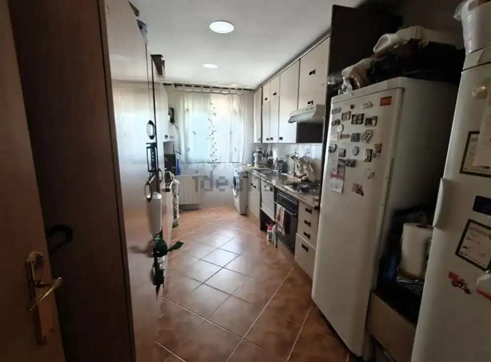 Cuina de Casa o xalet en venda en Casarrubios del Monte amb Aire condicionat i Jardí privat