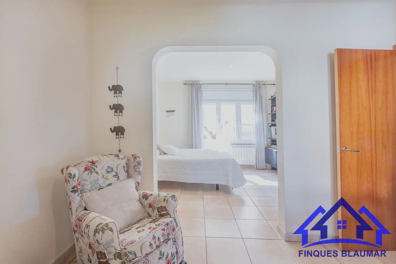 Sala d'estar de Casa o xalet en venda en Arenys de Mar amb Calefacció, Jardí privat i Terrassa