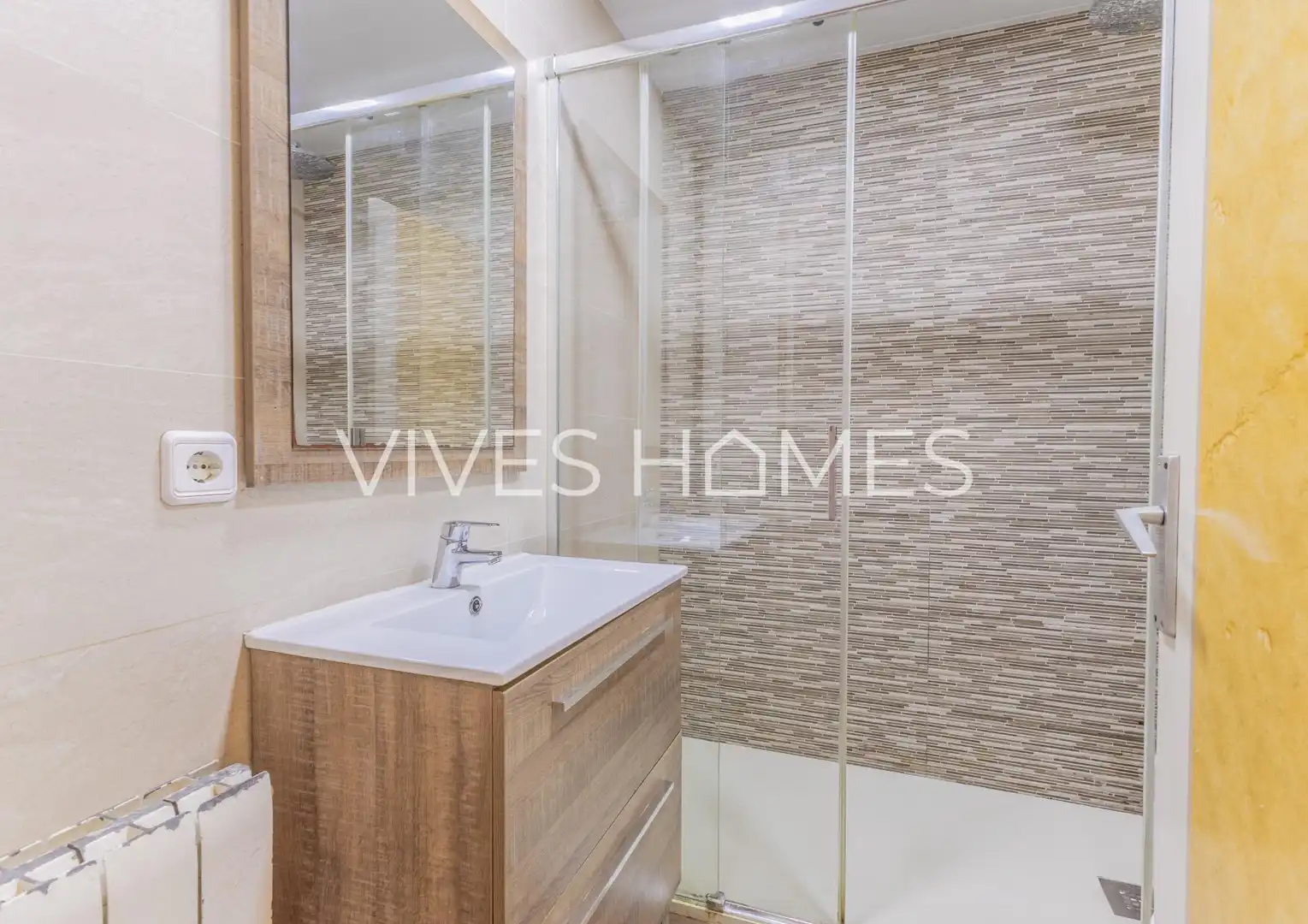 Baño de Piso en venta en Arenys de Mar con Aire acondicionado, Calefacción y Terraza