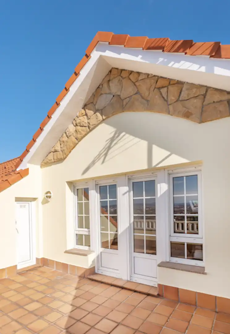 Vista exterior de Casa o xalet en venda en Gijón  amb Calefacció, Parquet i Terrassa