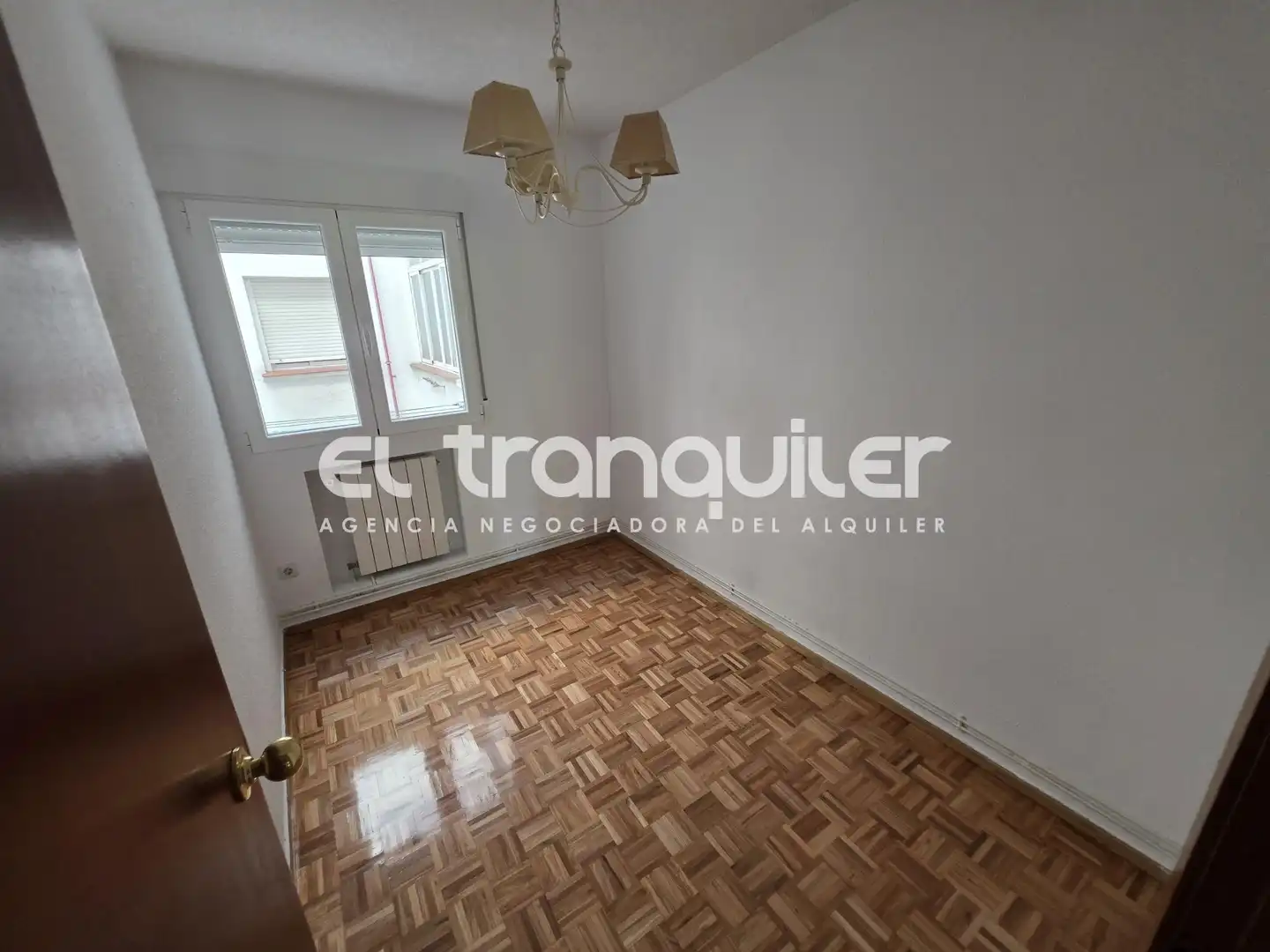 Bedroom of Flat for rent in Madrid  with Air Conditioner, Parquet flooring and Terrace