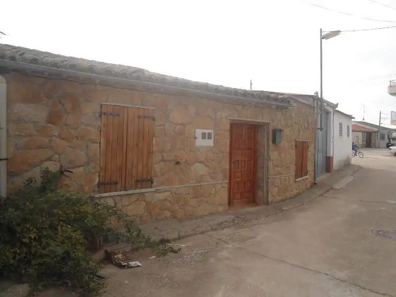 Vista exterior de Casa o xalet en venda en Garcihernández
