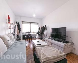 Living room of Flat for sale in  Madrid Capital
