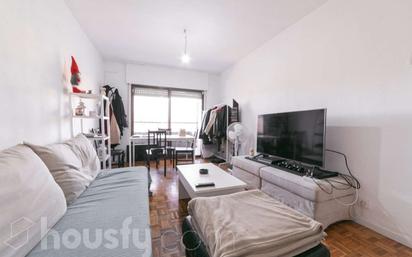 Living room of Flat for sale in  Madrid Capital