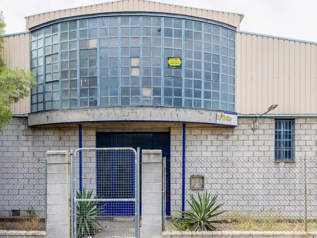 Außenansicht von Büro zum Verkauf in Alcalá del Río mit Abstellraum