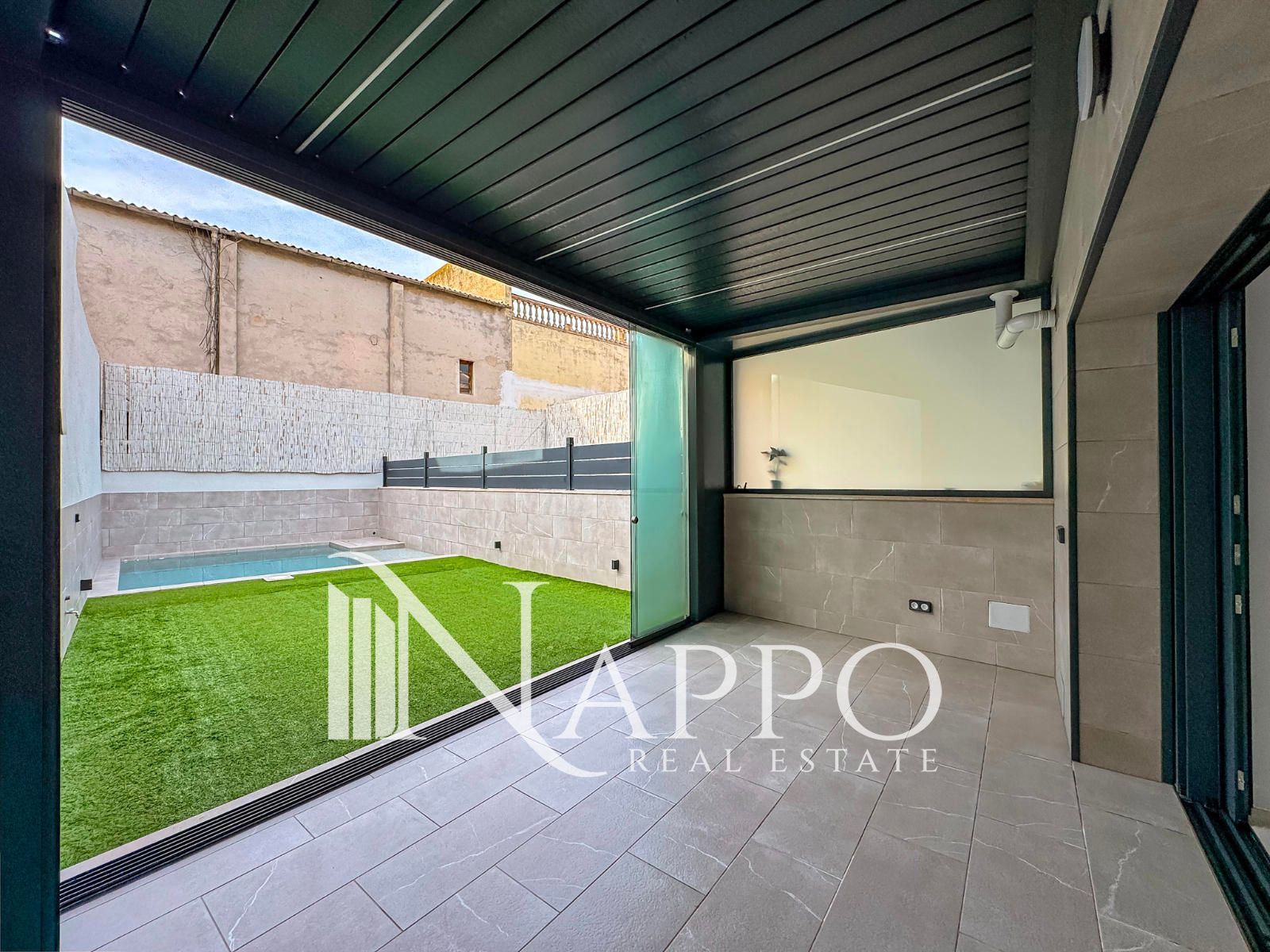 Exterior view of Single-family semi-detached for sale in  Palma de Mallorca  with Air Conditioner, Heating and Private garden
