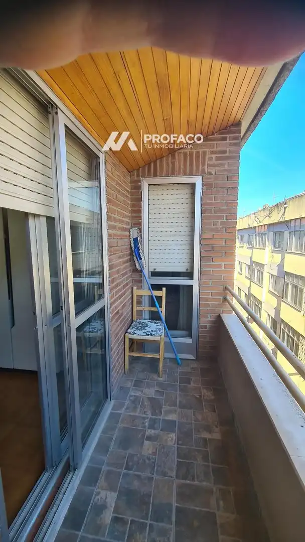 Terraza de Piso de alquiler en Ourense Capital  con Calefacción y Amueblado
