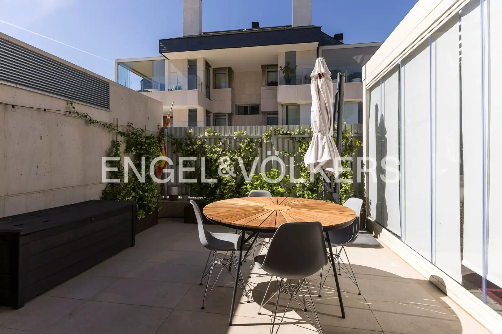 Terraza de Apartamento en venta en Pozuelo de Alarcón con Aire acondicionado, Calefacción y Jardín privado