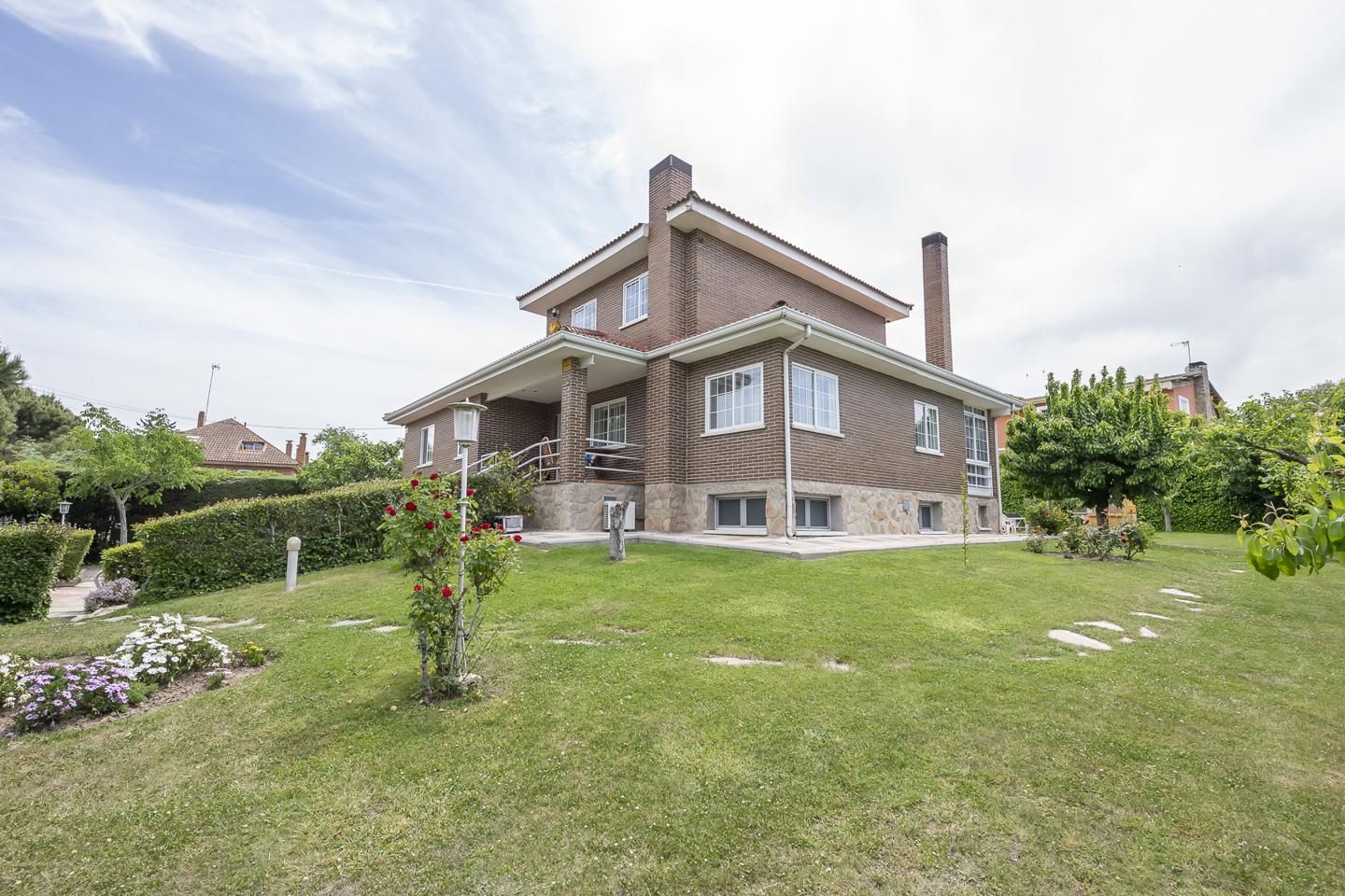 Exterior view of House or chalet for sale in Alcorcón  with Air Conditioner, Heating and Private garden