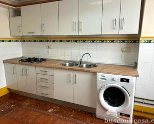 Cuina de Pis de lloguer en Linares amb Aire condicionat i Moblat