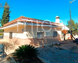 Vista exterior de Casa o xalet en venda en Pedralba amb Piscina