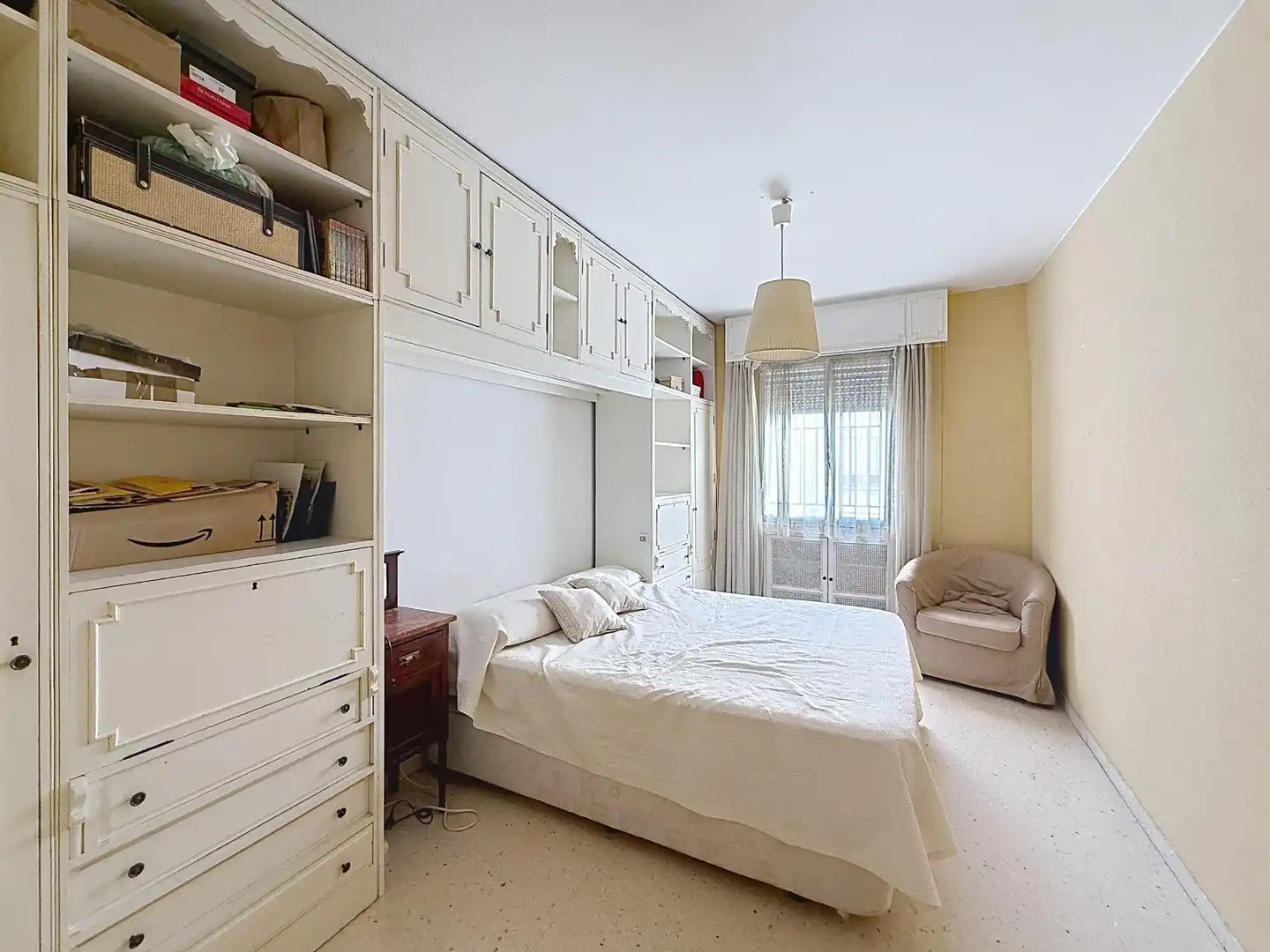 Habitación de Piso en venta en Sevilla con Aire acondicionado, Jardín privado y Trastero