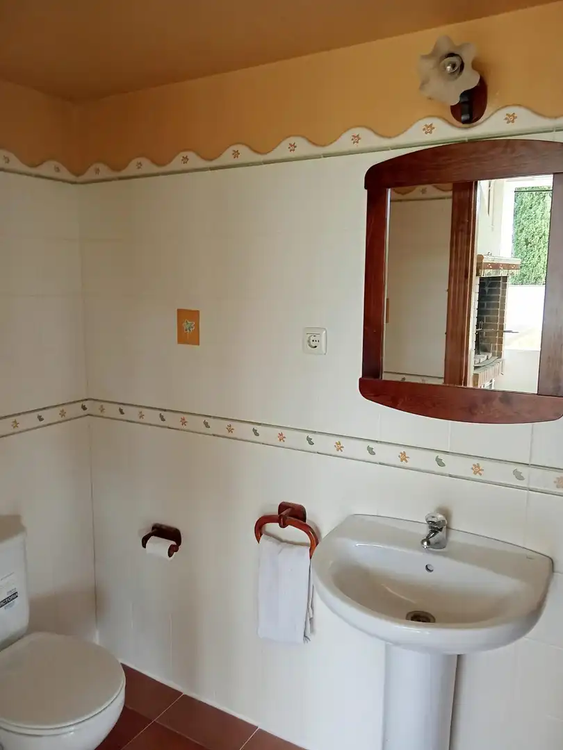 Bany de Casa o xalet en venda en Sant Llorenç d'Hortons amb Calefacció, Jardí privat i Terrassa