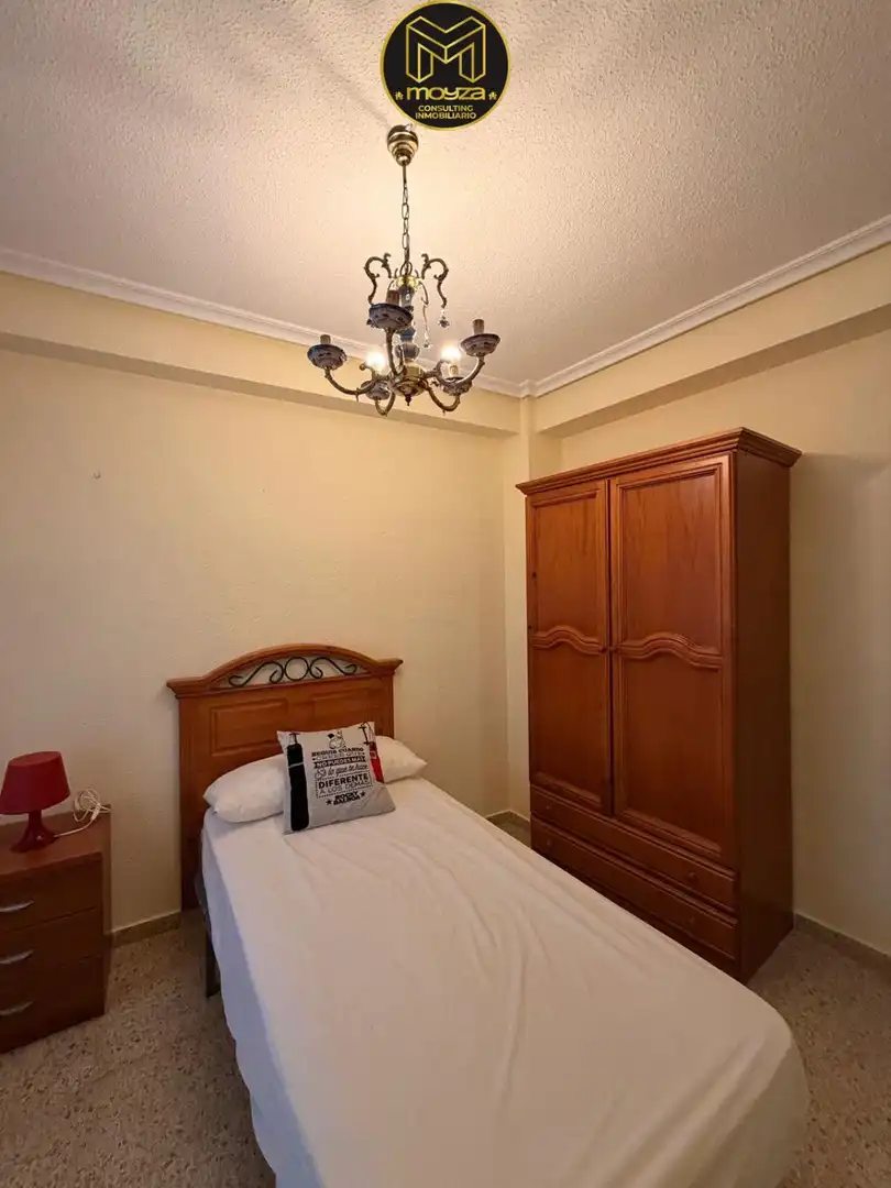 Habitación de Piso de alquiler en Jaén con Aire acondicionado, Terraza y Balcón