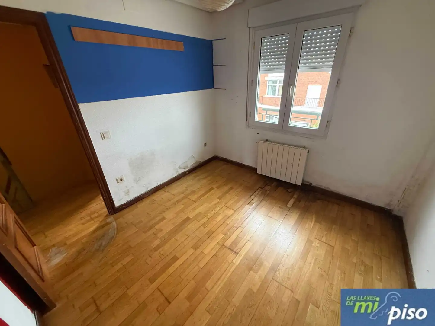 Dormitori de Casa adosada en venda en Cigales amb Calefacció, Jardí privat i Parquet