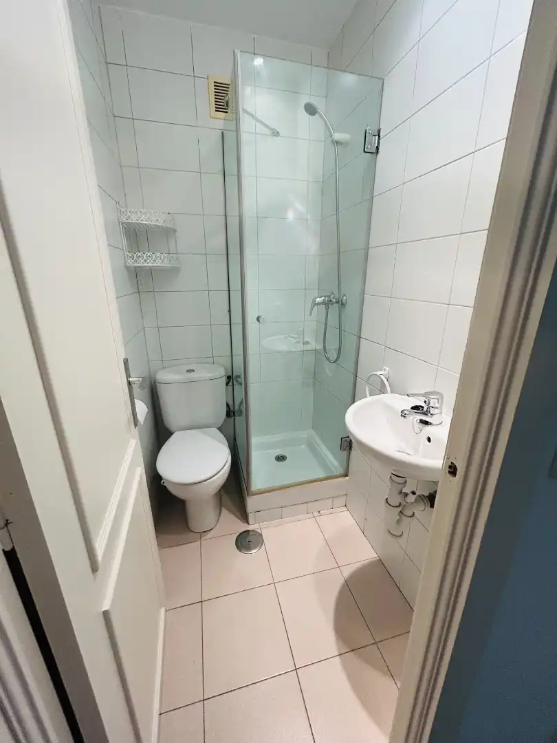 Baño de Piso de alquiler en Madrid con Aire acondicionado, Calefacción y Parquet