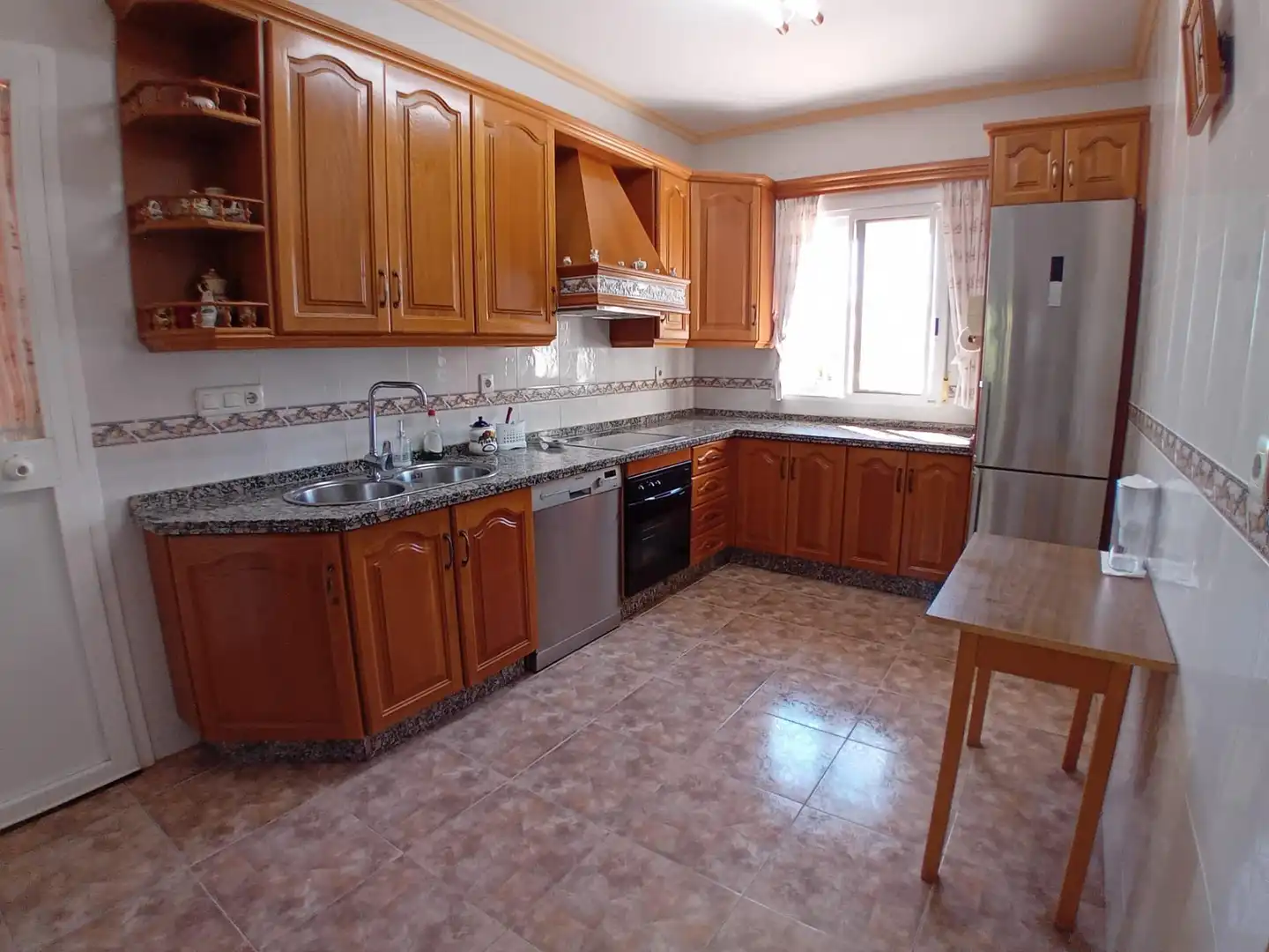 Villa con giardino in affitto a Periurbano Oeste - Sierra, imagen 13