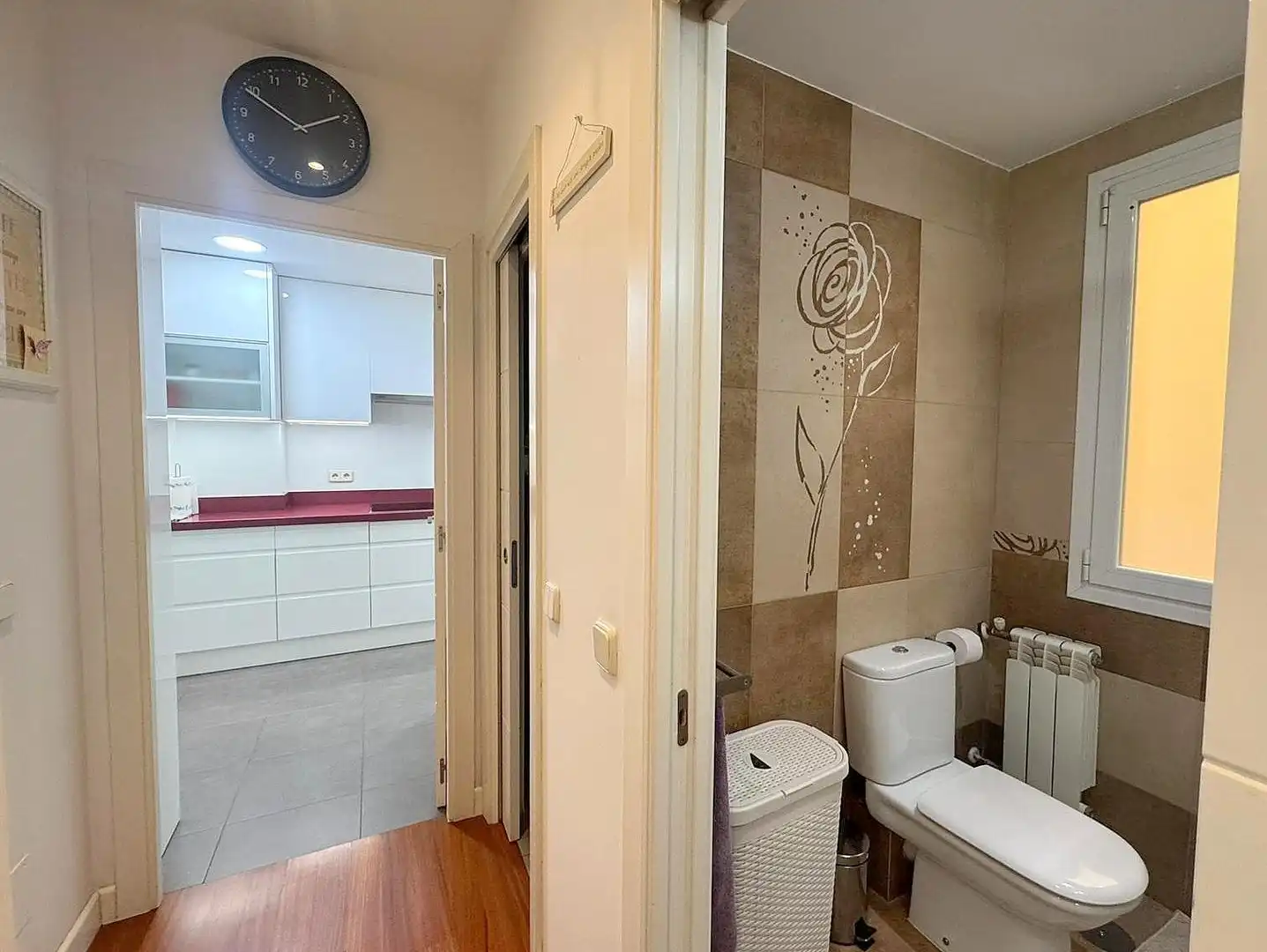 Badezimmer von Wohnung zur Miete in Madrid mit Klimaanlage und Heizung