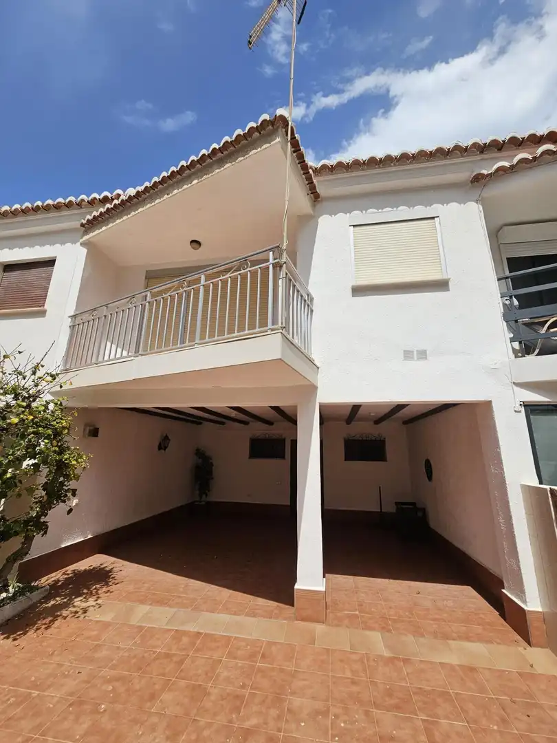 Casa adosada en venta en Sueca con Aire acondicionado, Terraza y Amueblado