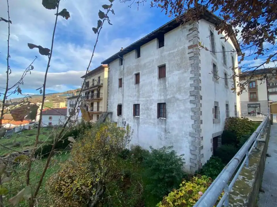 Vista exterior de Casa o xalet en venda en Berastegi amb Jardí privat i Traster