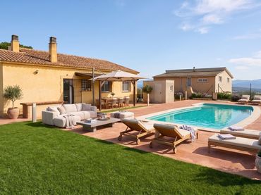House with balcony for sale in Montbarbat