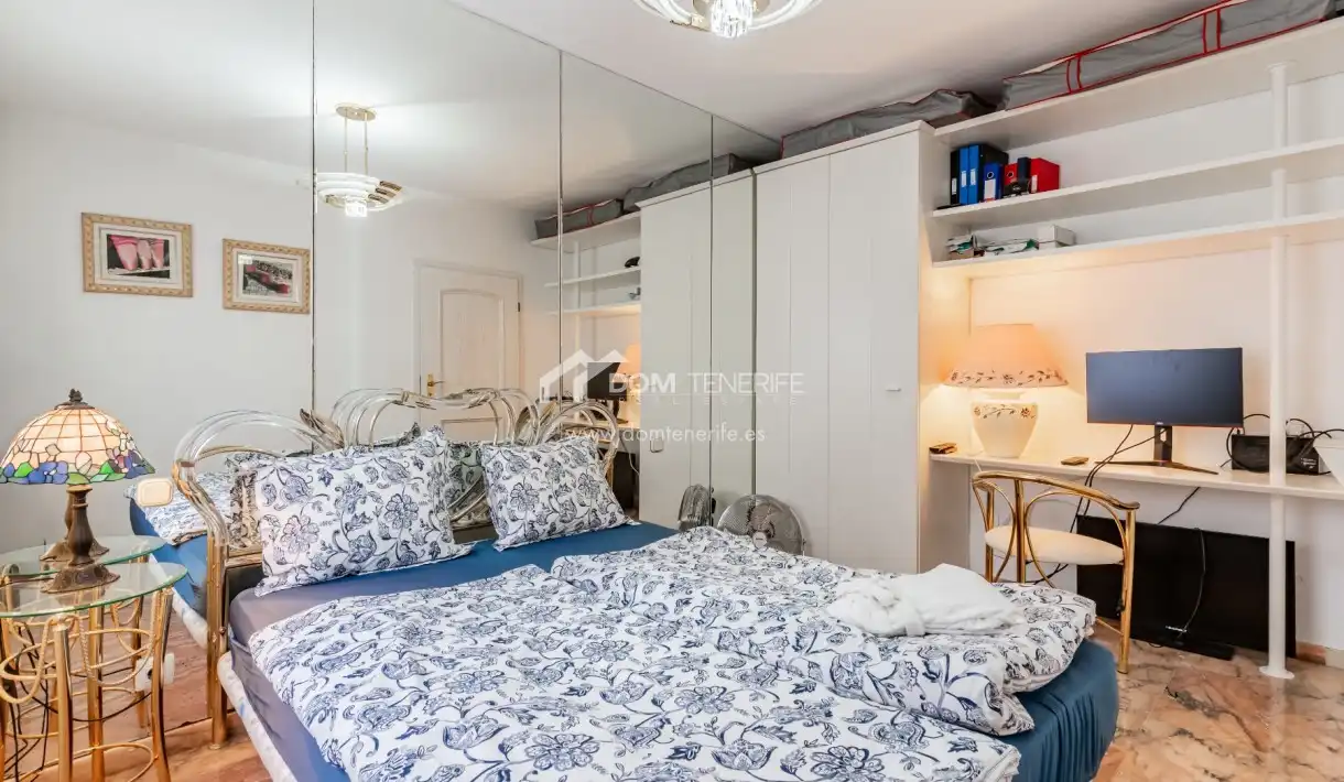 Habitación de Casa o chalet en venta en Arona con Terraza, Piscina y Amueblado