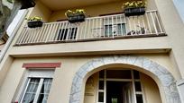 Vista exterior de Casa o xalet en venda en Penagos amb Calefacció, Jardí privat i Parquet