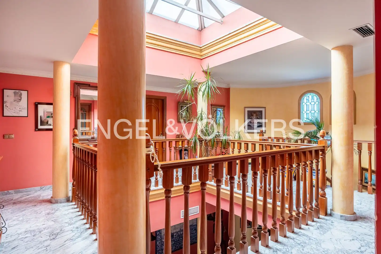 Houses for sale in Sevilla  with Air Conditioner, Heating and Private garden