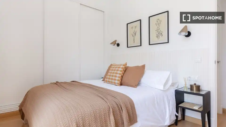 Dormitori de Apartament per a compartir en Málaga amb Aire condicionat, Terrassa i Moblat