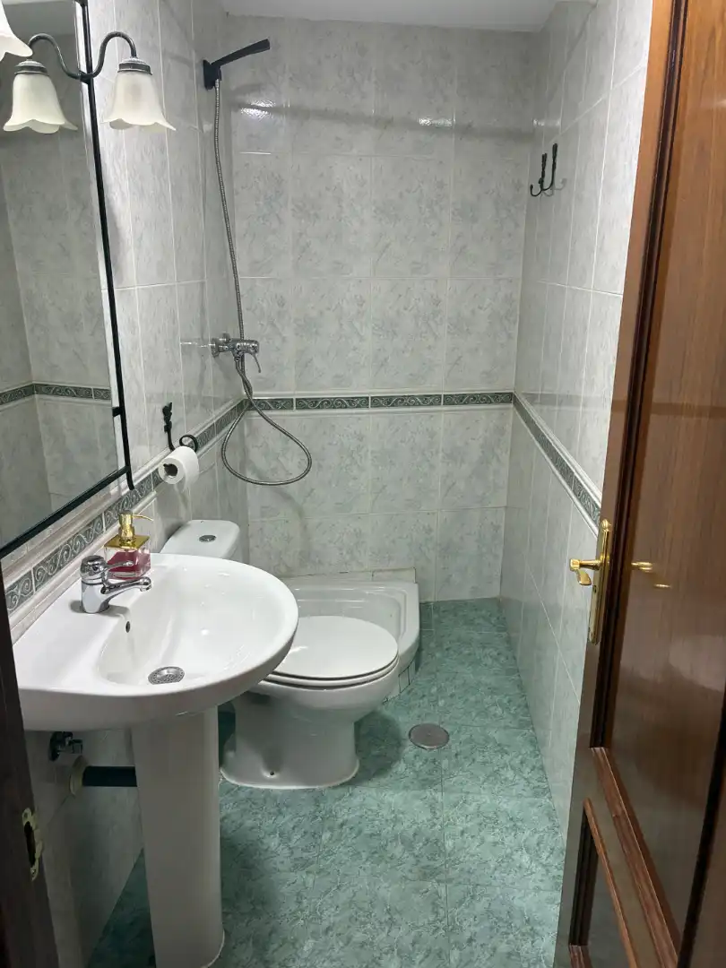 Baño de Dúplex en venta en Velilla de San Antonio con Aire acondicionado, Calefacción y Parquet