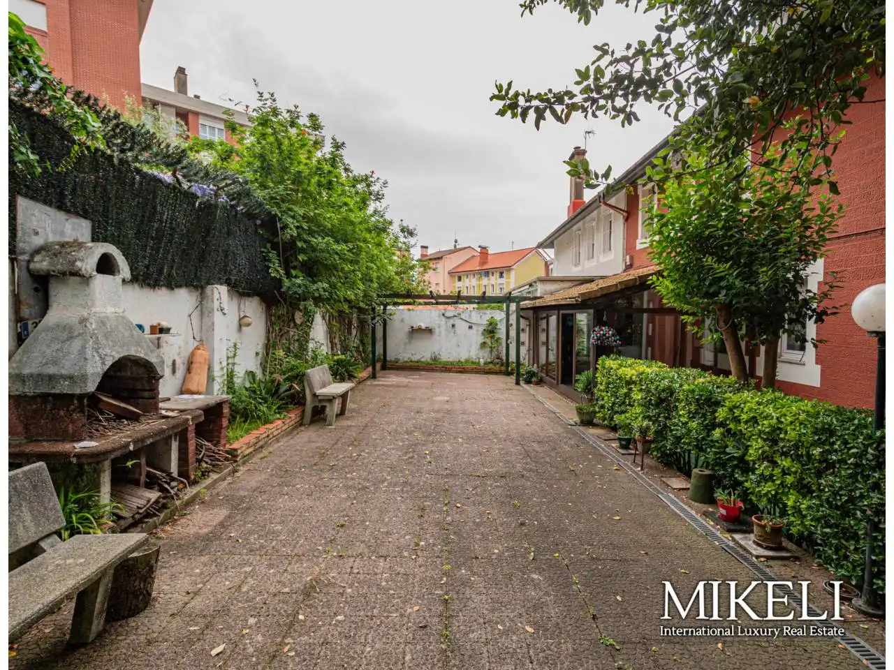 Außenansicht von Haus oder Chalet zum Verkauf in Santander mit Heizung, Privatgarten und Parkett