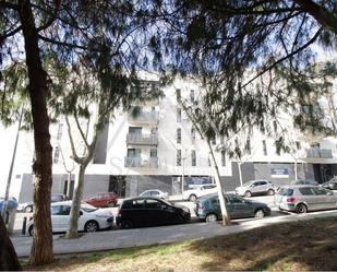 Vista exterior de Local en venda en Badalona