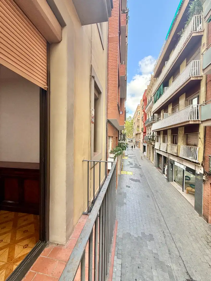 Vista exterior de Piso en venta en Barcelona con Aire acondicionado, Calefacción y Balcón
