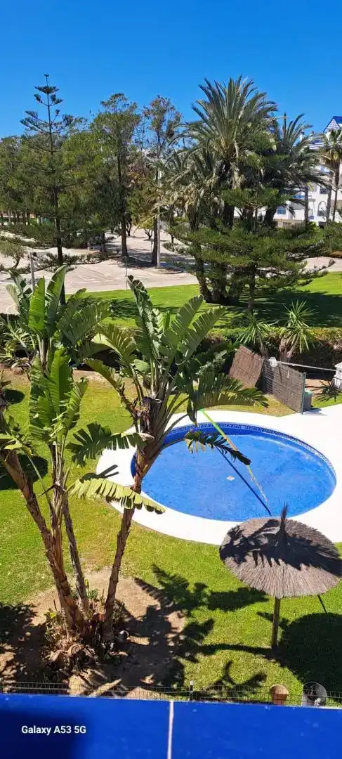 Schwimmbecken von Wohnungen zur Miete in Rota mit Klimaanlage, Privatgarten und Abstellraum