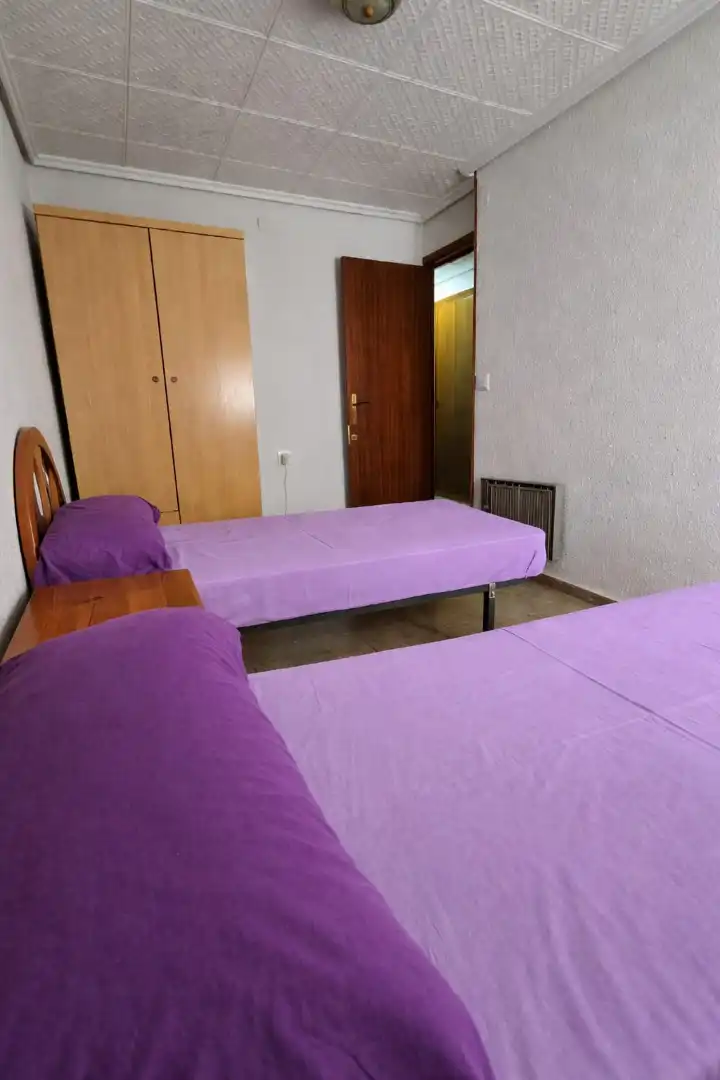 Bedroom of Flat for rent in Valencia  with Air Conditioner, Heating and Oven