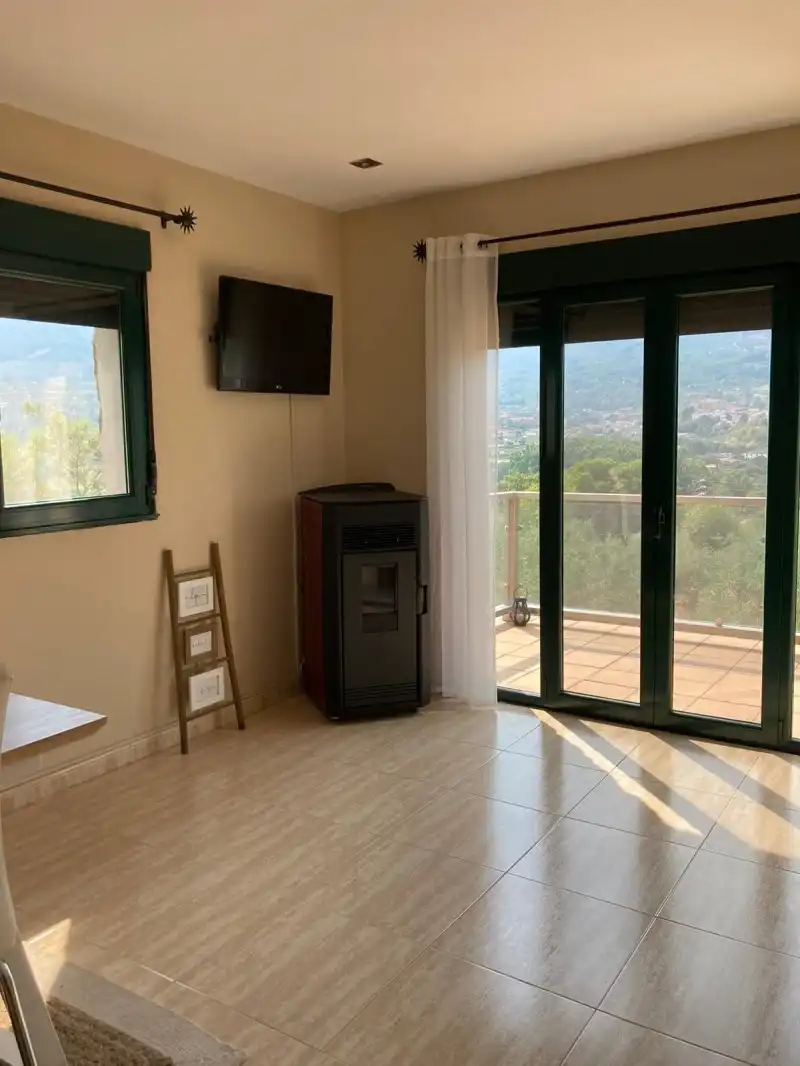 Sala d'estar de Casa o xalet en venda en Hervás amb Calefacció