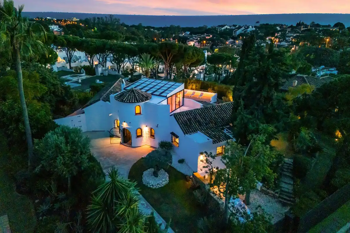 Vista exterior de Casa o chalet en venta en Marbella con Piscina