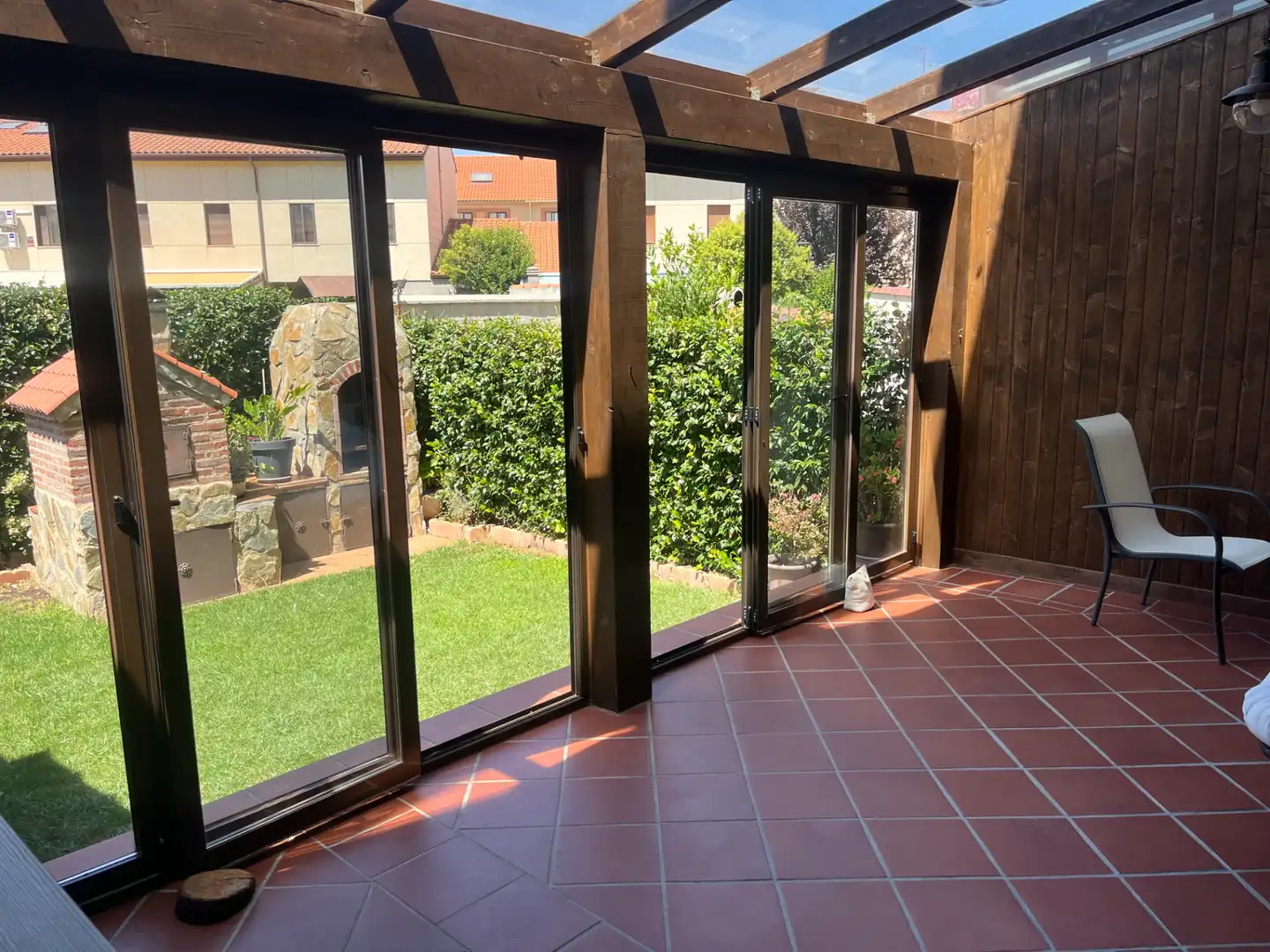 Terrassa de Casa adosada en venda en Monterrubio de Armuña amb Calefacció, Jardí privat i Parquet