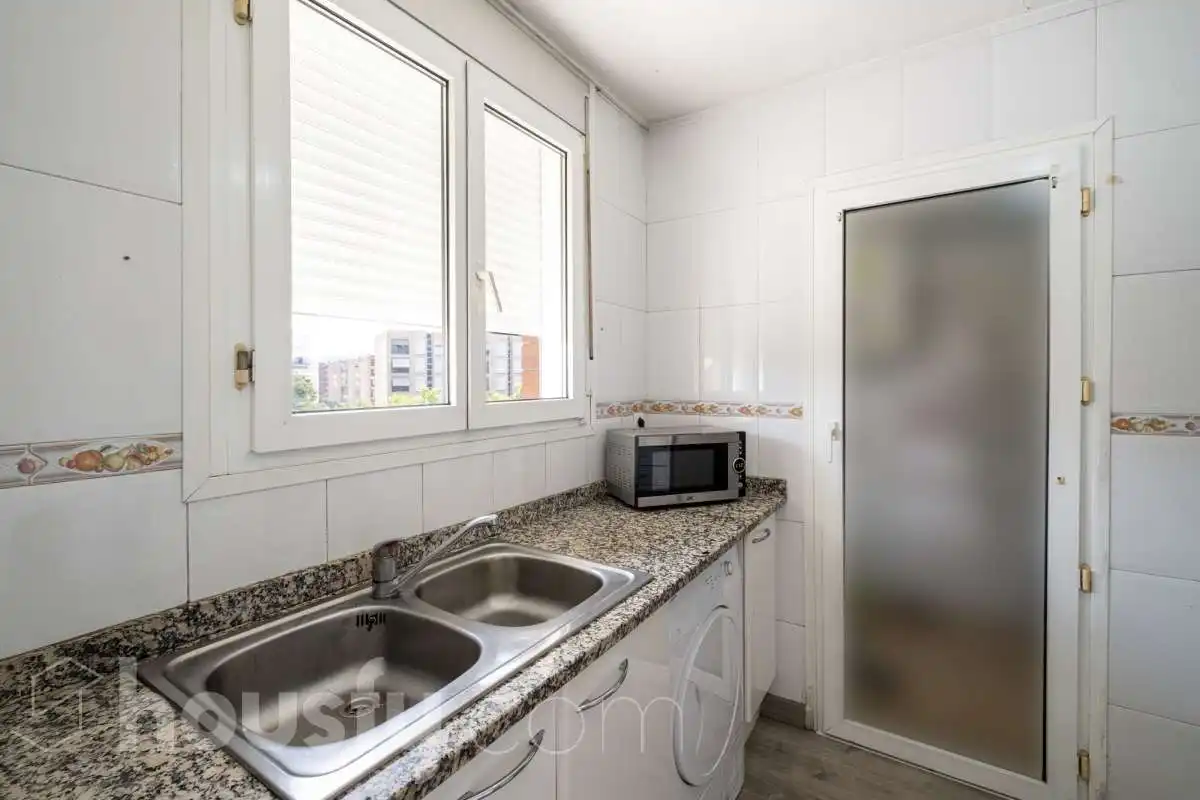 Cocina de Piso en venta en Santa Perpètua de Mogoda con Balcón